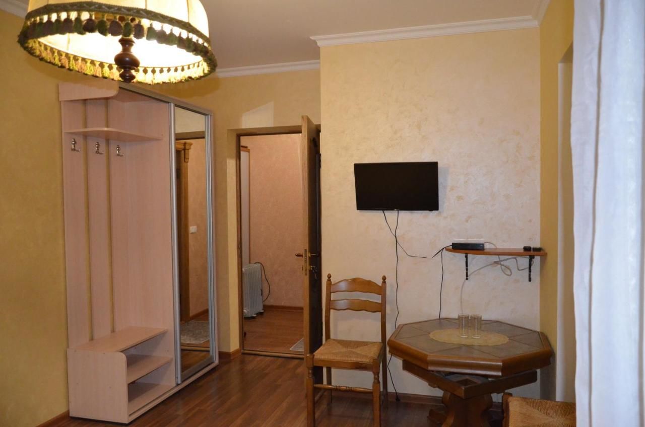 Гостевой дом Dom u Rodnika Каменец-Подольский-32