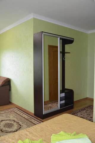 Гостевой дом Dom u Rodnika Каменец-Подольский Двухместный номер Делюкс с 1 кроватью и видом на замок-6