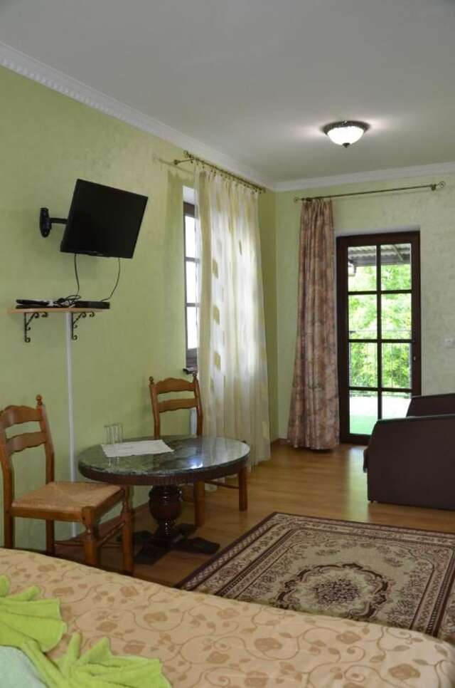 Гостевой дом Dom u Rodnika Каменец-Подольский-47